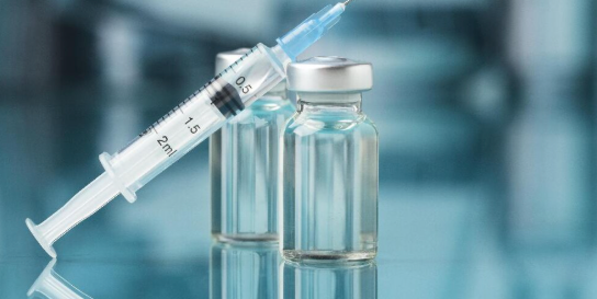 В России выпустили первые три тестовые серии вакцины от рака