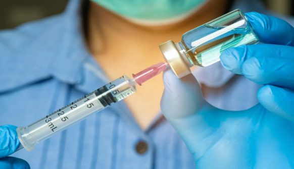 В России готовят к массовому применению революционную вакцину против рака