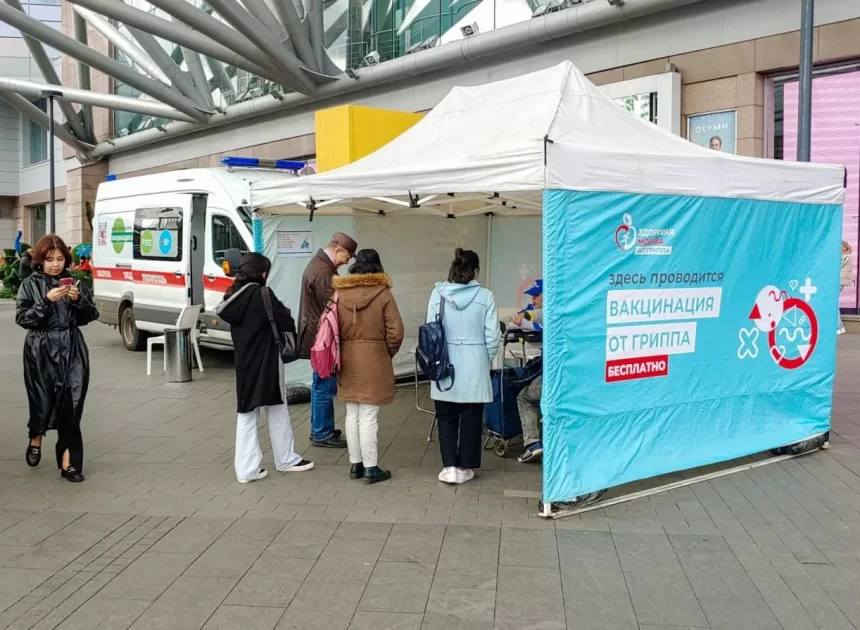 Вакцинация против гриппа стартовала в столичных поликлиниках и транспорте